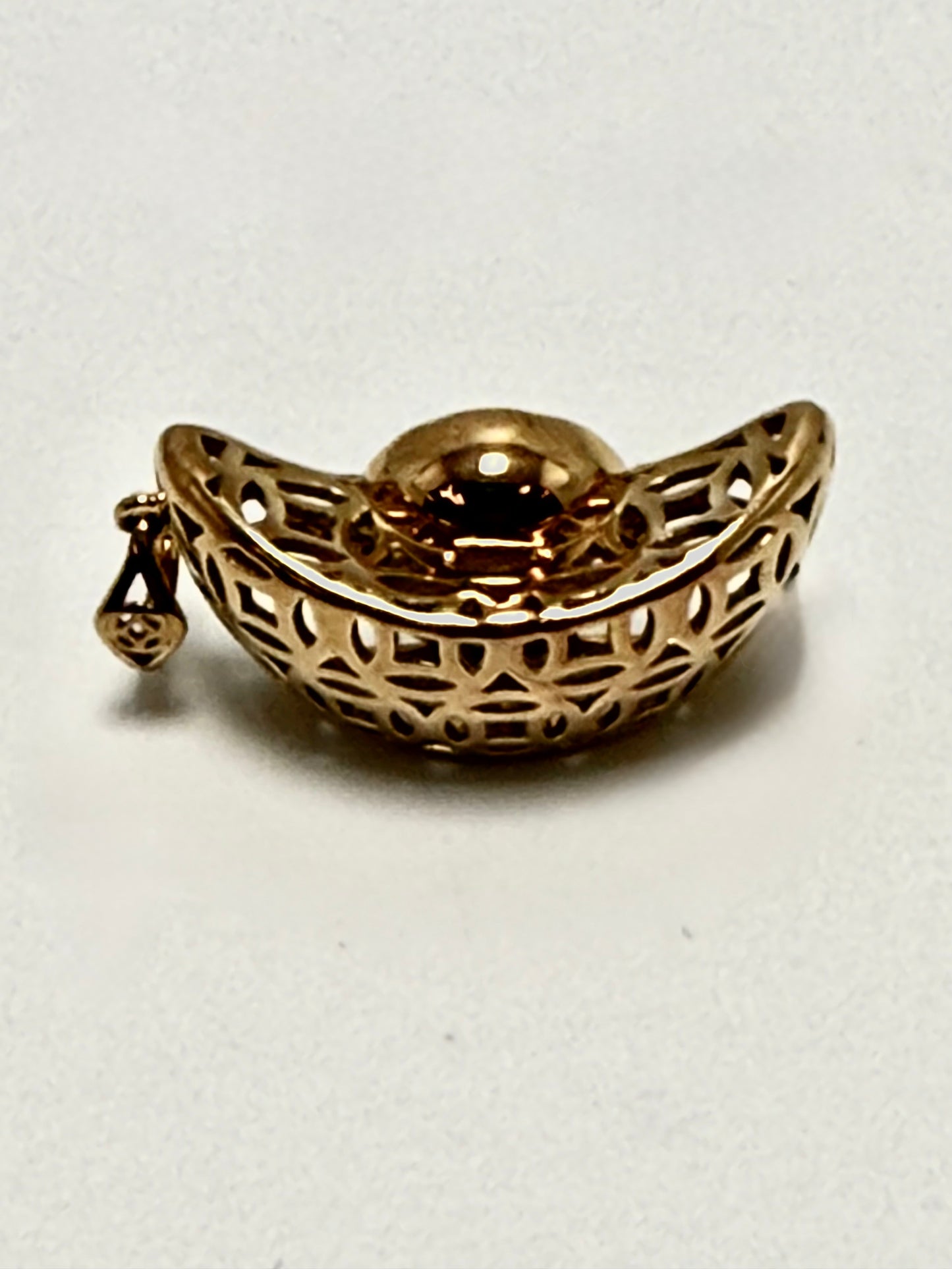 14386 - Gift Of Gold - Ingot Pendant with Mysticknot (18K Gold)