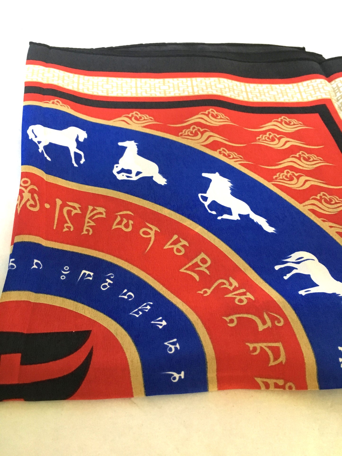Increasing Lung Ta Scarf