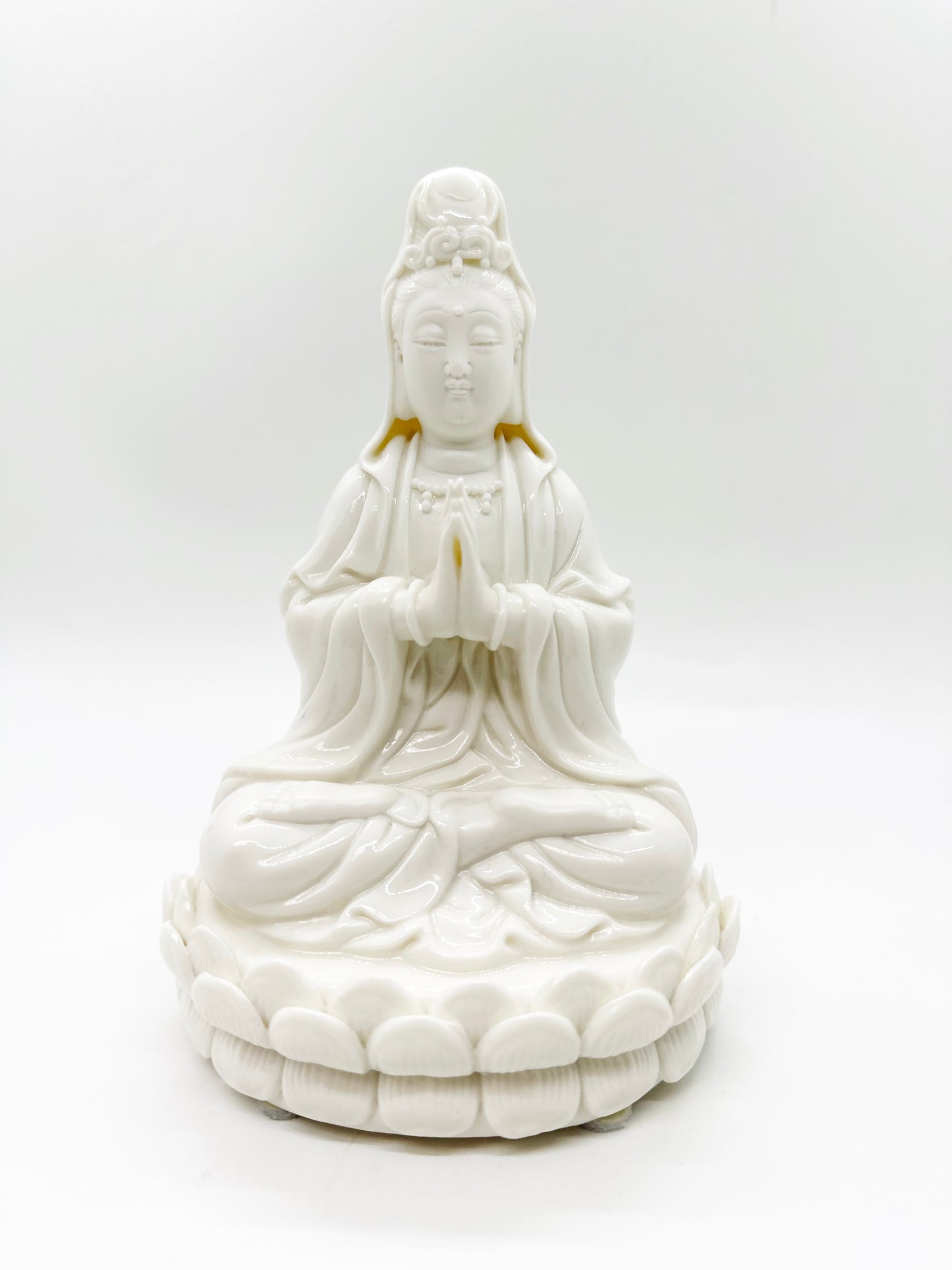 15826 - Kuan Yin Sitting on Lotus - 6 3/4 Inches Height
