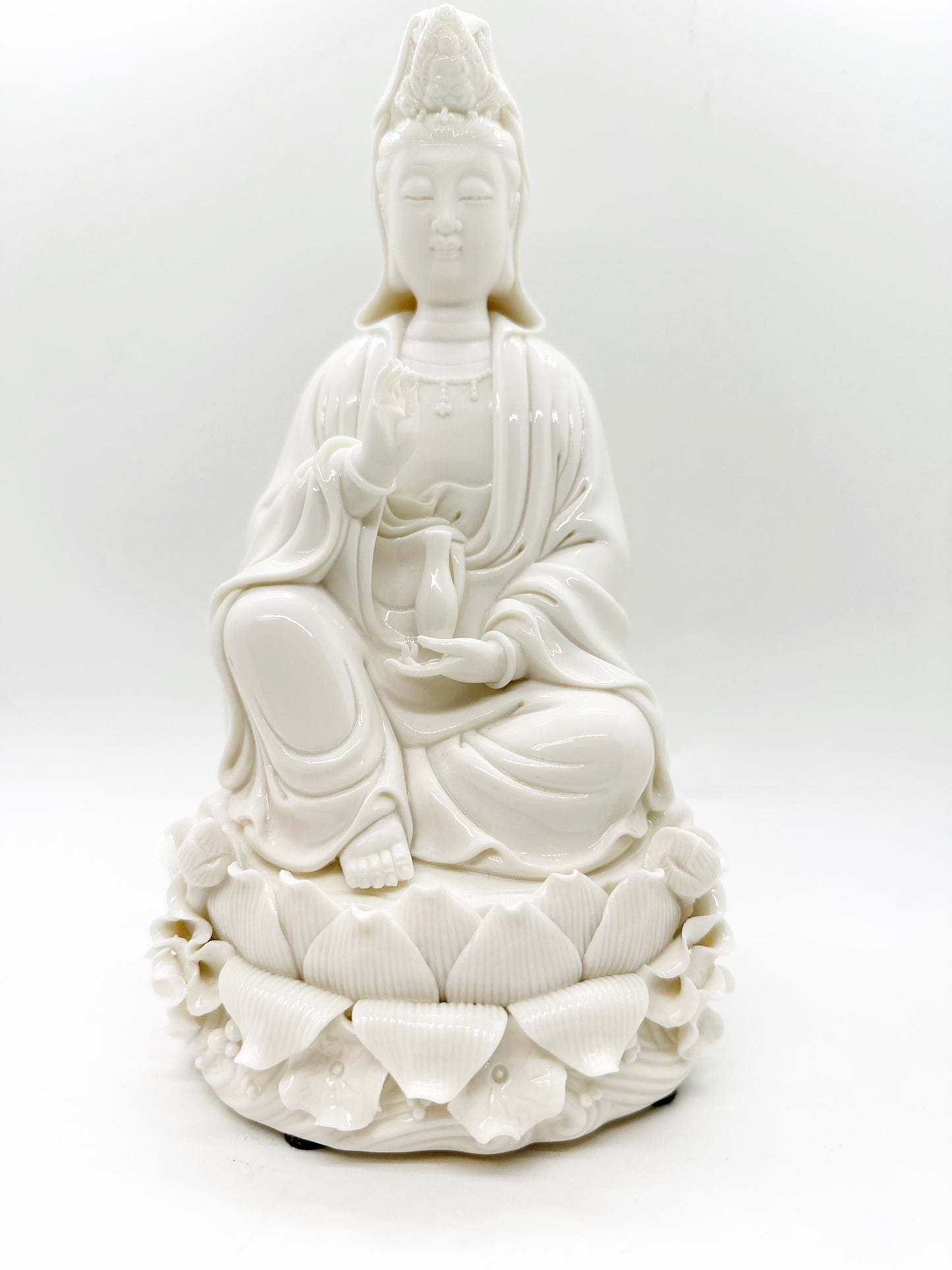 15828 - Kuan Yin Sitting on Lotus - Goddess of Mercy - 9 Inches Height