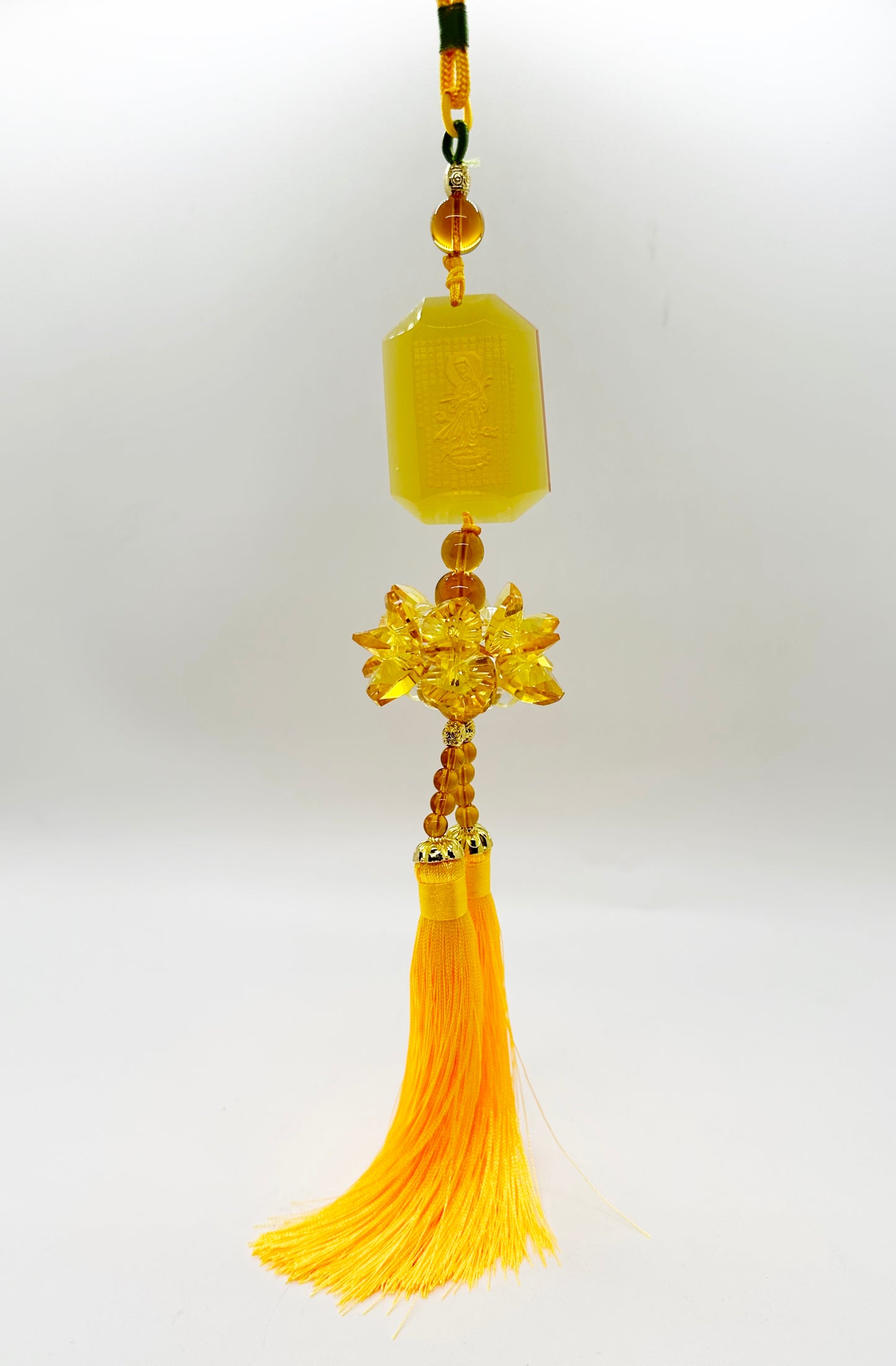 6668 - Crystal Kuan Yin With Lotus Hanging