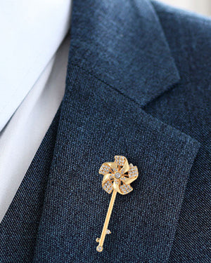 Luck Transform Fan Pin (7327)