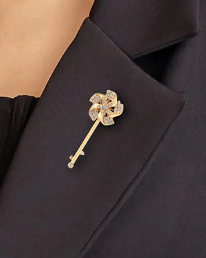 Luck Transform Fan Pin (7327)