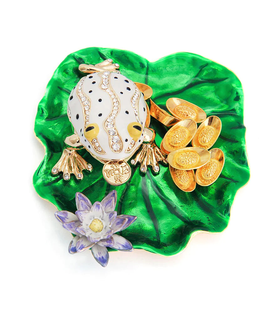 4681 Lucky Money Frog On Waterlily Leaf