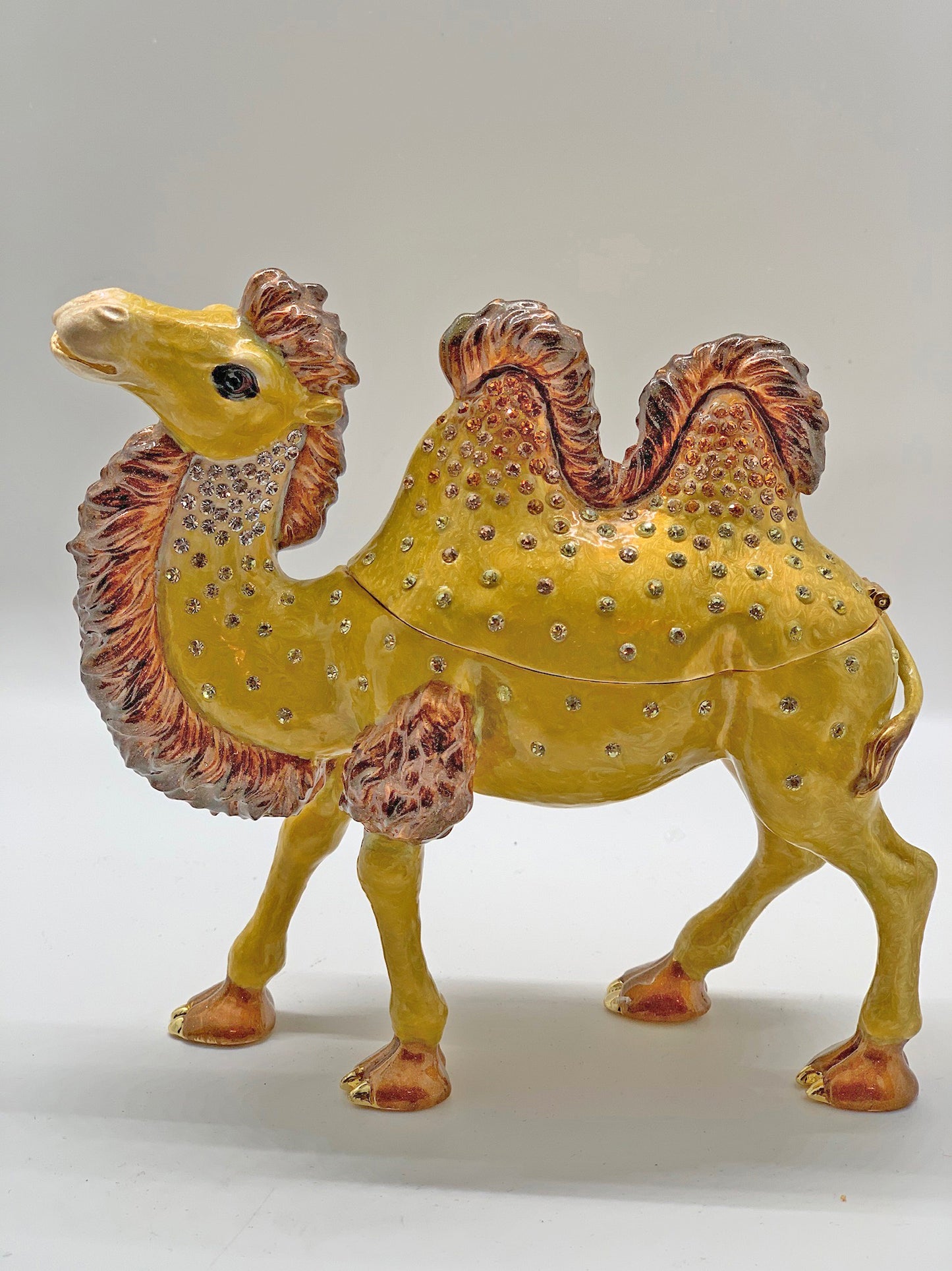 16524 - Golden Camel for Wealth