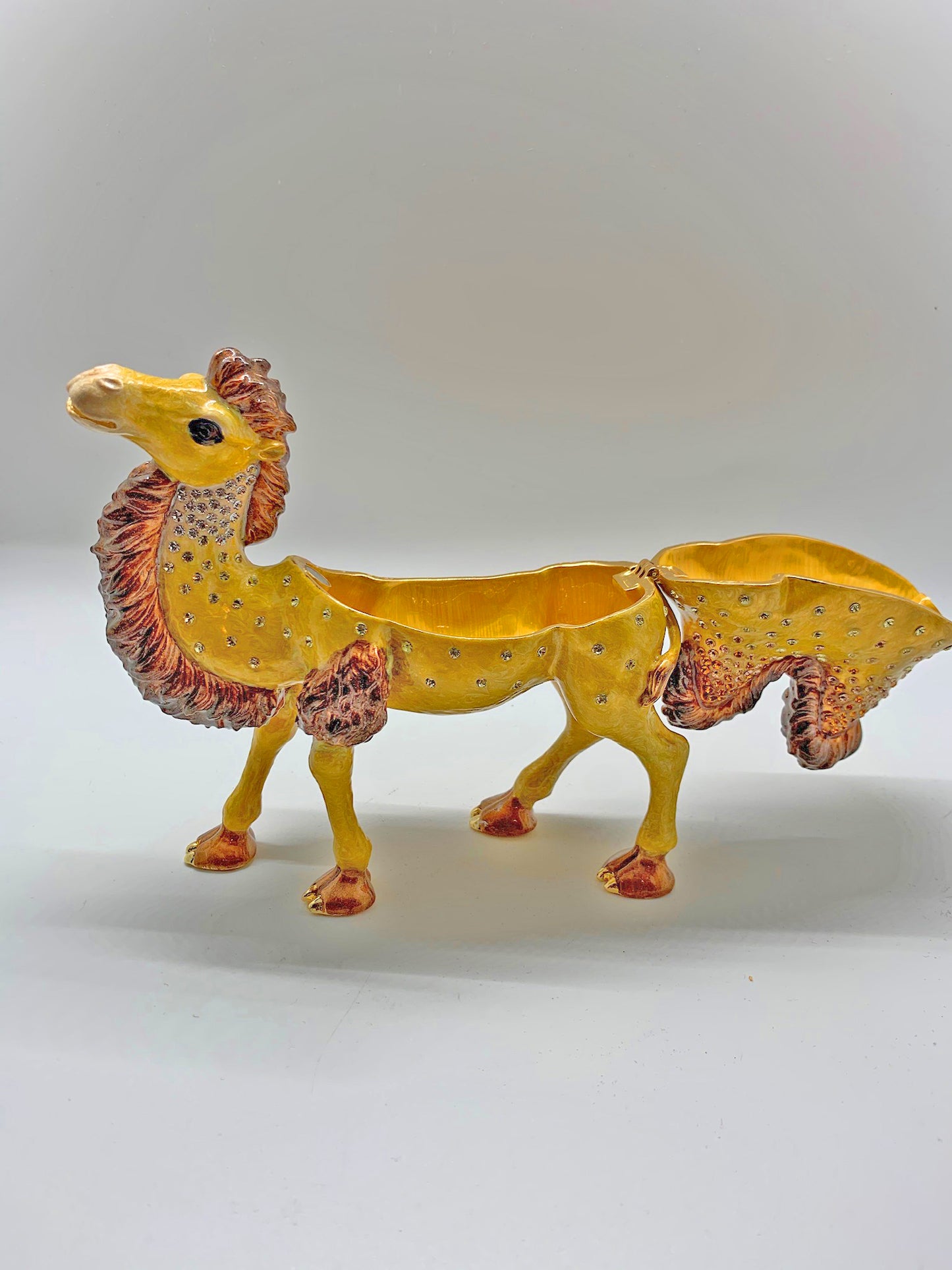 16524 - Golden Camel for Wealth