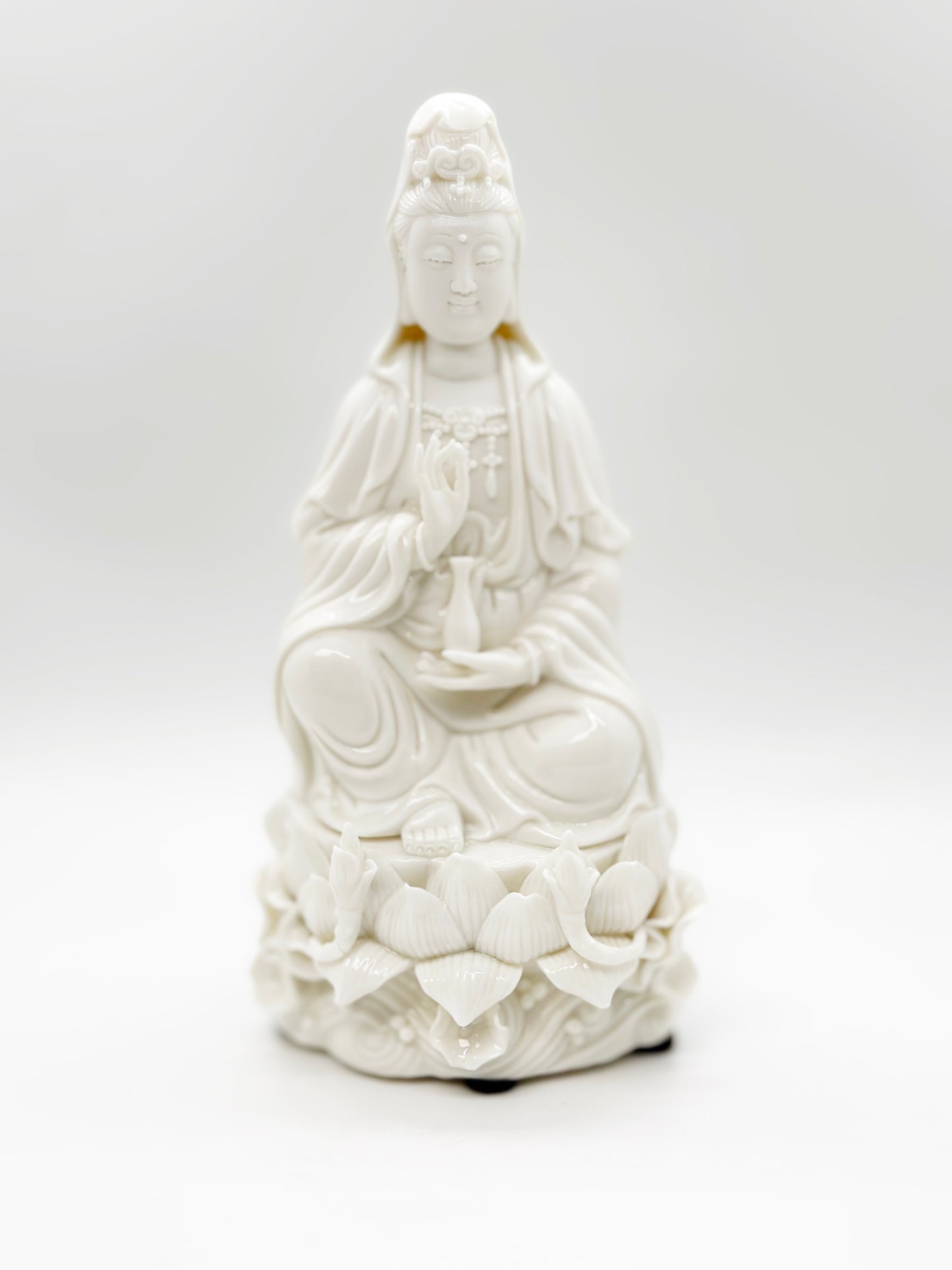 16622 - Kuan Yin Sitting on Lotus - 7 1/4 Inches Height