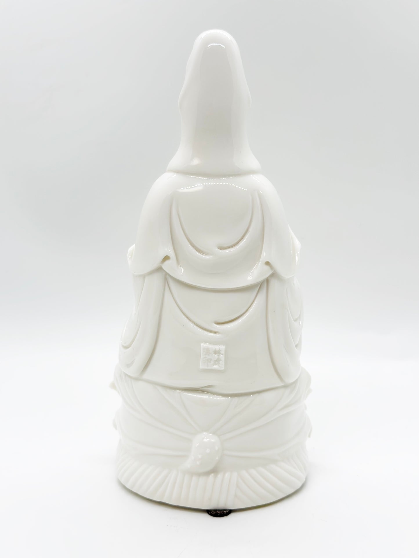 16622 - Kuan Yin Sitting on Lotus - 7 1/4 Inches Height