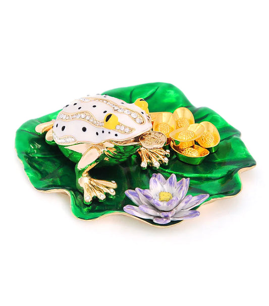 4681 Lucky Money Frog On Waterlily Leaf